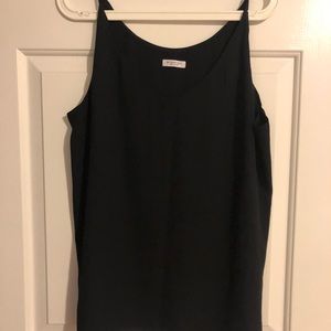 2x essential tank tops